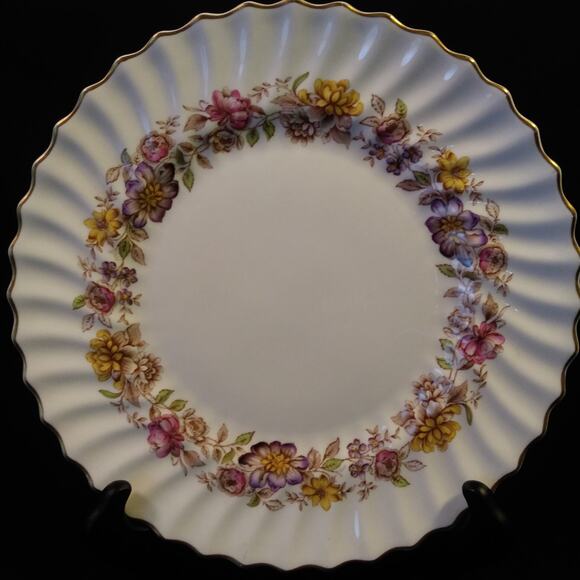 SALE Set of 4 Royal Doulton 10in Plates in Mayfair - Picture 1 of 15